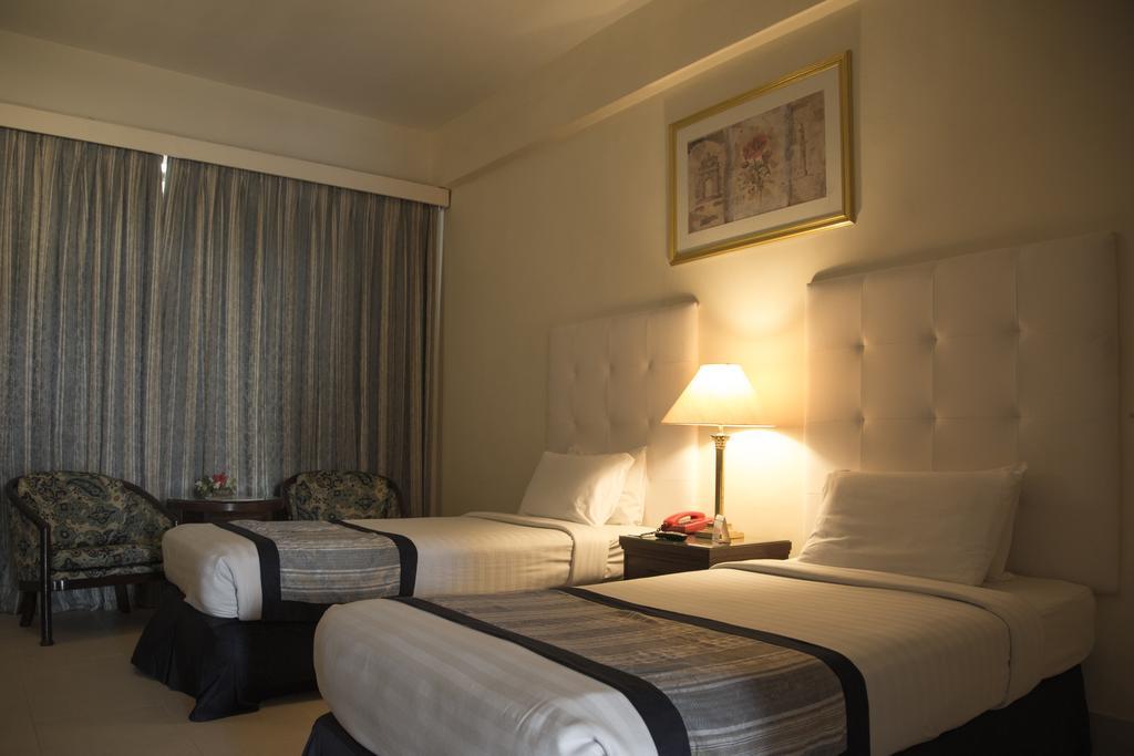 Beach Luxury Hotel Karatschi Exterior foto